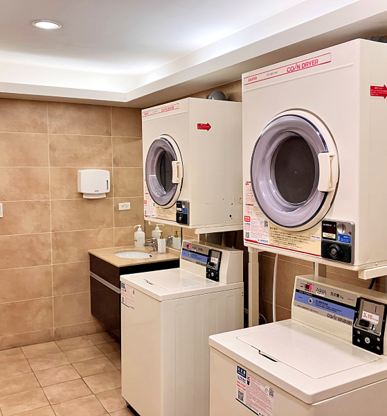 B2 Self-Servicer Laundry