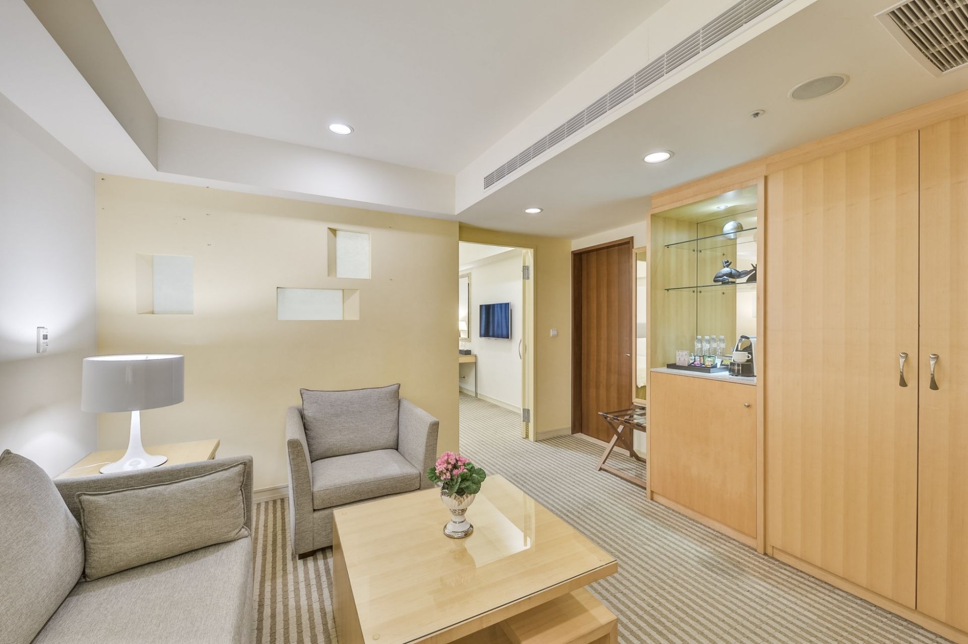 LINE_ALBUM_220621_21